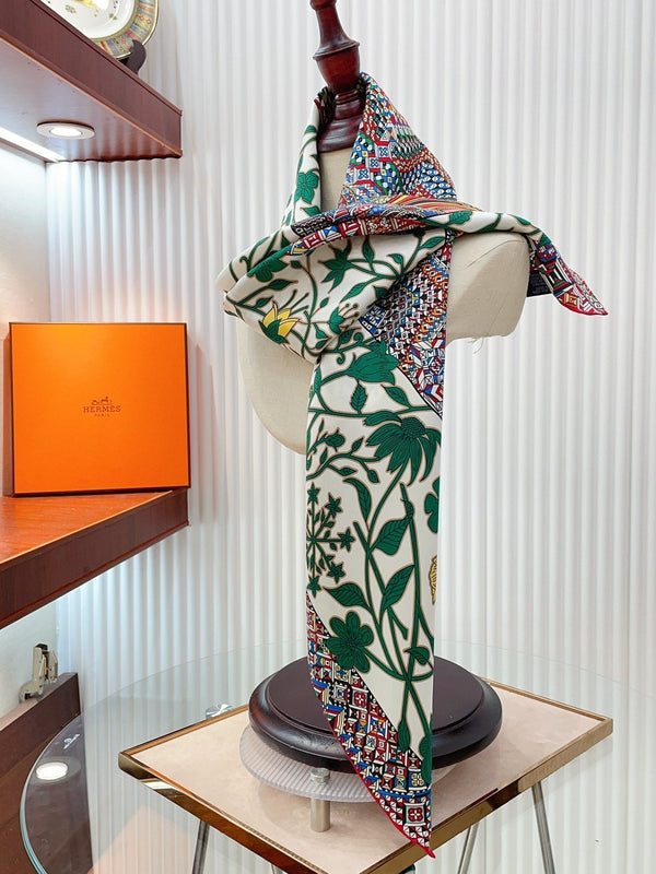 Le Jaguar Et Le Colibri Shawl 90 CM In Green Colorful Silk Twill 274208