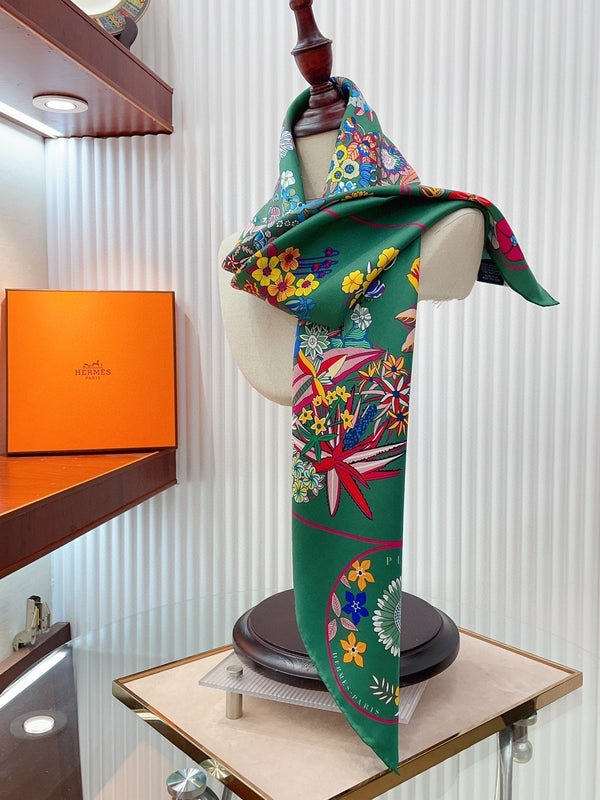 Planifleurs scarf 90 CM In Green Colorful Silk Twill 249921