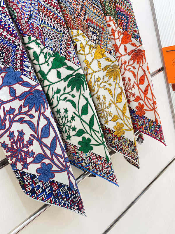 Le Jaguar Et Le Colibri Shawl 135 CM Green Colorful Cashmere And Silk 281676