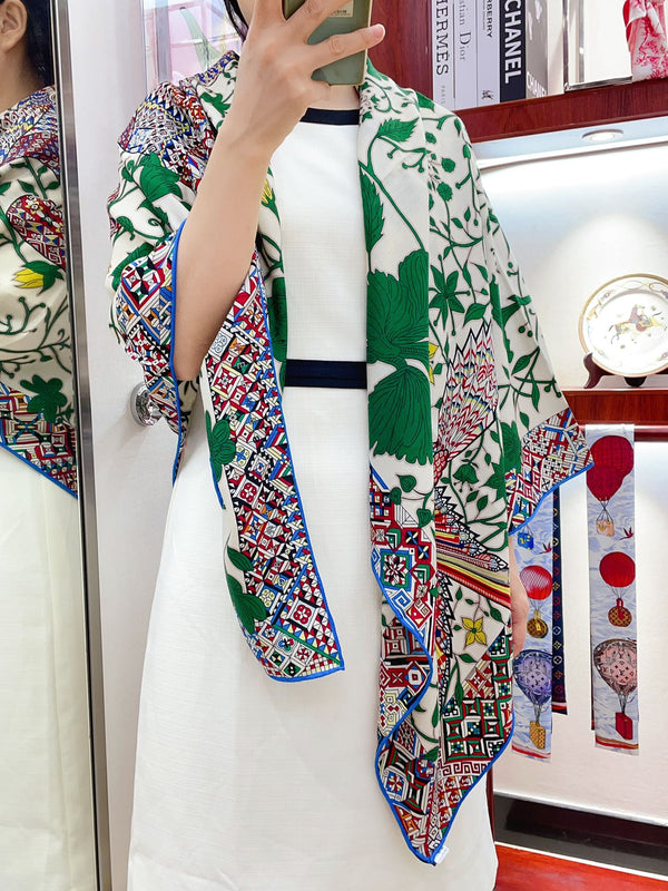 Le Jaguar Et Le Colibri Shawl 135 CM Green Colorful Cashmere And Silk 281676