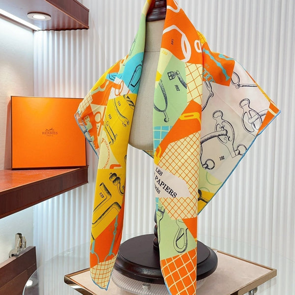 Les Petits Papiers d'Hermès Scarf 90 CM IN Colorful Silk Twill 296705