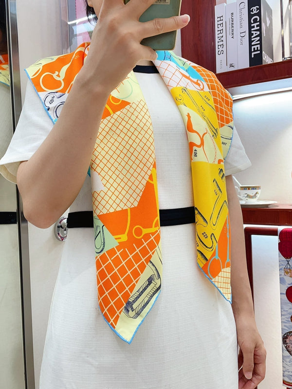 Les Petits Papiers d'Hermès Scarf 90 CM IN Colorful Silk Twill 296705