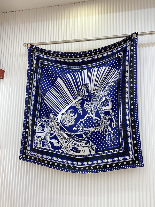 Sciarpa bandana punk da cavallo, 90 cm, in twill di seta blu scuro, bianco e nero, 309213