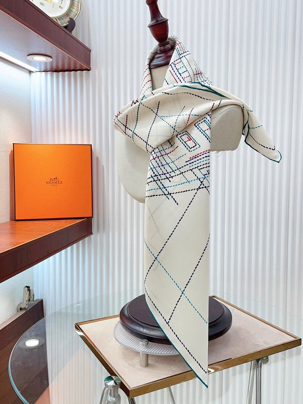 Pique Sellier Shawl 90 CM In White Colorful Silk Twill 312867