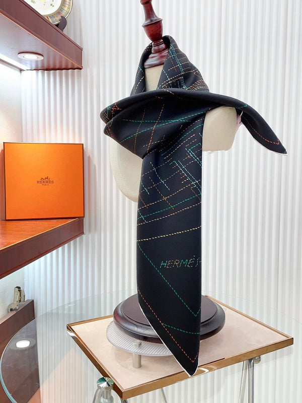 Pique Sellier Shawl 90 CM In Black Colorful Silk Twill 312868