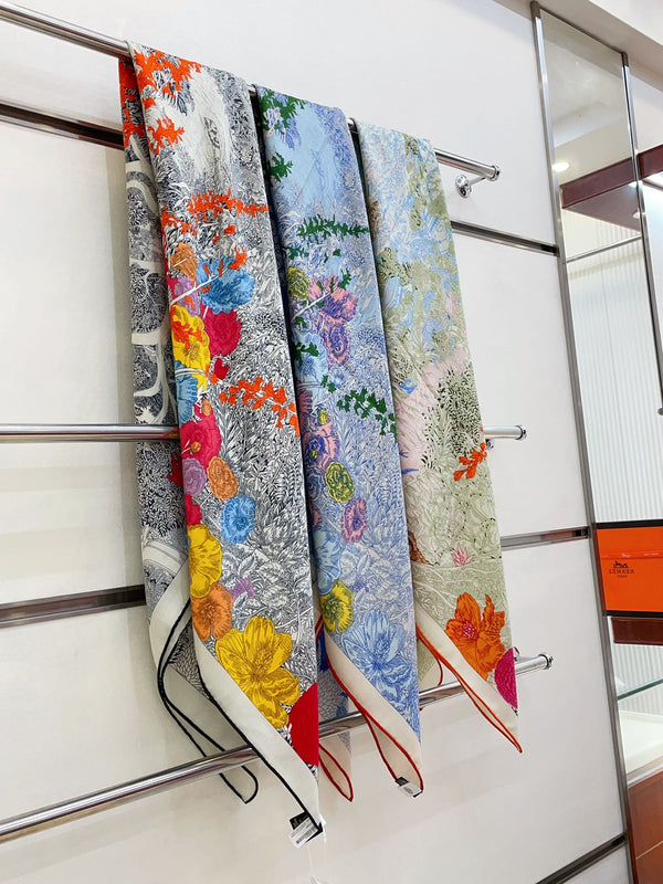 Retour A La Nature Shawl 140CM In Grey White Colorful Cashmere And Silk