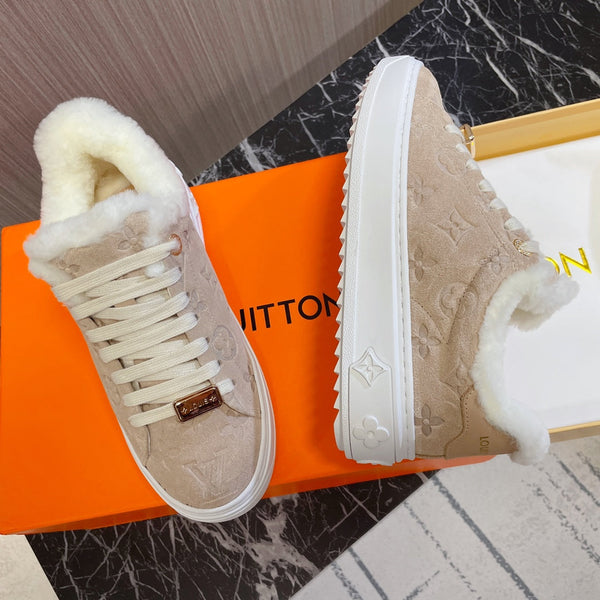 Sneaker LV Time Out 40mm Beige Monogram Suede