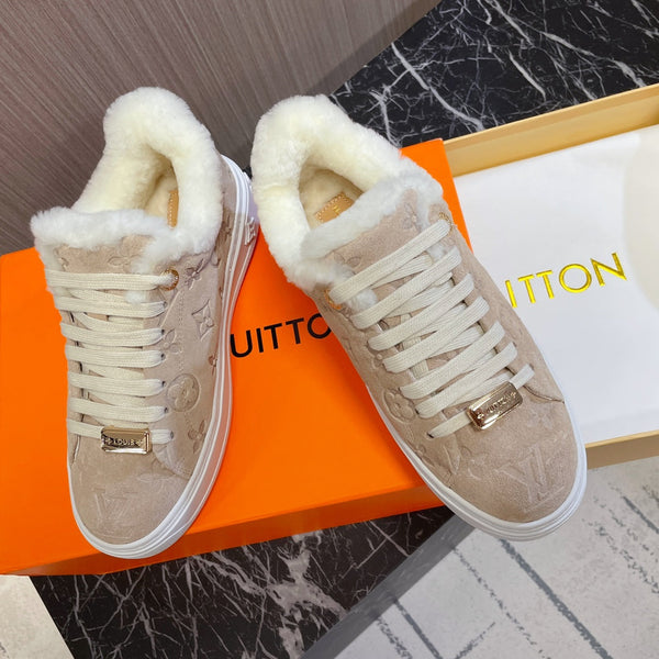 Sneaker LV Time Out 40mm Beige Monogram Suede