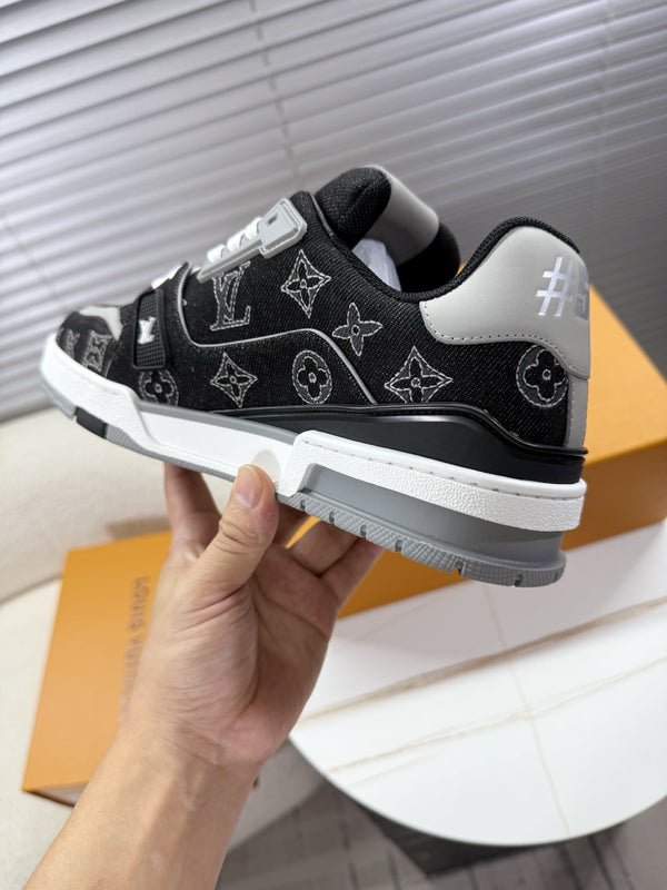 LV 1AJ340 Trainer Black Monogram-embroidered Denim Cafskin 511759