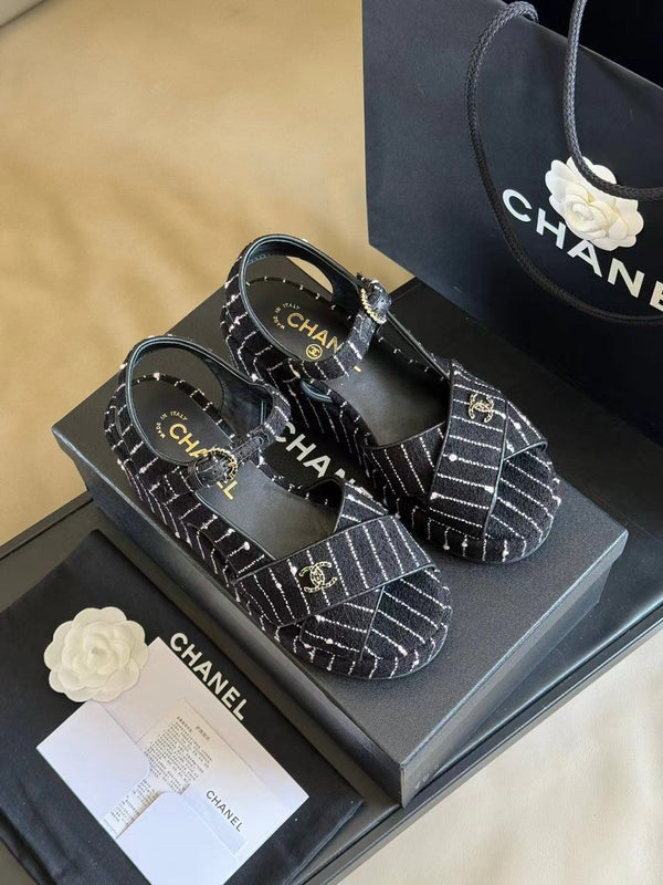 CC CLASSIC WEDGE SANDALS IN BLACK WHITE LAMBSKIN SUEDE