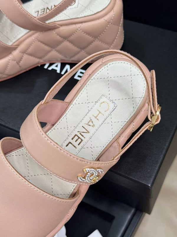 CC HIGH WEDGE SANDALS IN LIGHT PINK LAMBSKIN