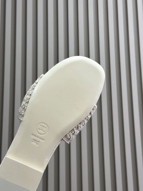 CC WOVEN SLIPPERS WHITE COWHIDE SOLE