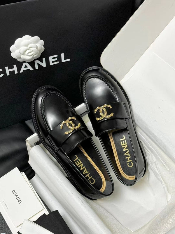 CC LOAFER BLACK CALFSKIN WITH META LOGO