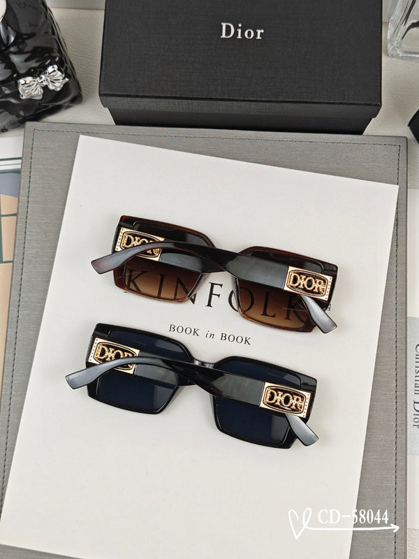 MONTAIGNE SQUARE SUNGLASS 58044 IN ACETATE