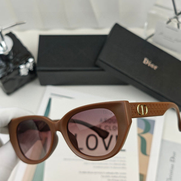 OCCHIALI DA SOLE MONTAIGNE 55119 IN ACETATO