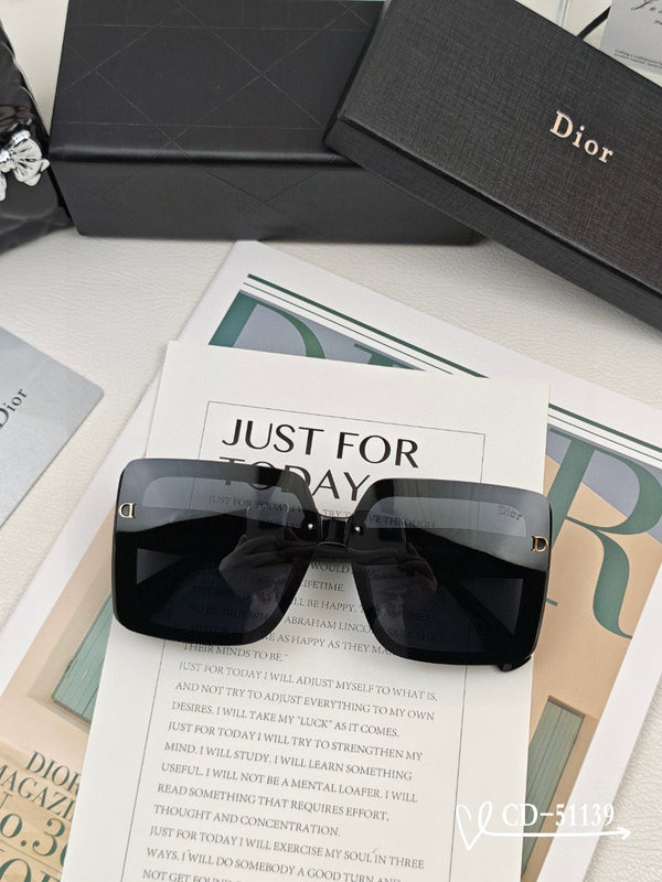 OCCHIALI DA SOLE MONTAIGNE 51139 IN ACETATO