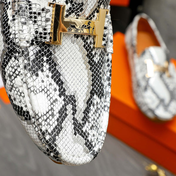 MOCASSINO HM CON MOTIVO SERPENTE IN PELLE DI VITELLO BIANCA E NERA