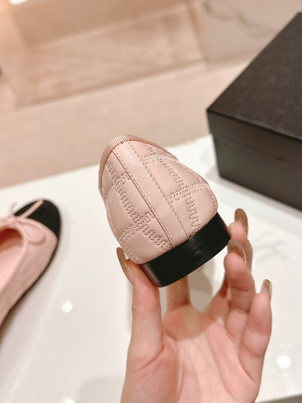 ballerine in pelle di agnello rosa con ricamo in grosgrain