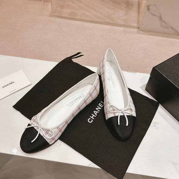 ballerine bianche rosse in pelle di agnello con ricamo in grosgrain