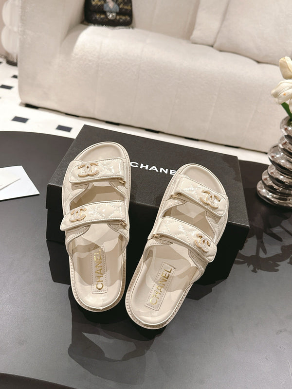 cc 25p logo with pearl mule sandal cream leather 237577