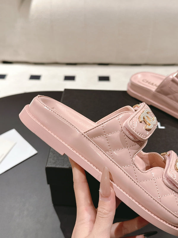 cc 25p logo with pearl mule sandal pink leather 237580