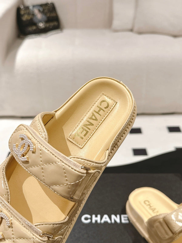 cc 25p logo with pearl mule sandal yellow leather 237582