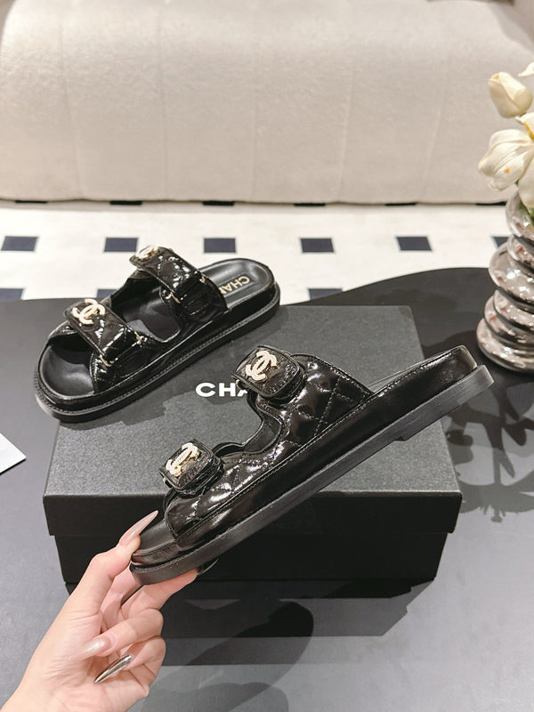 cc 25p logo with pearl mule sandal black leather 237585