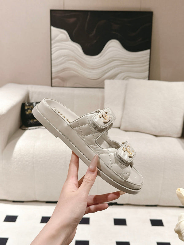 cc 25p logo with pearl mule sandal grey leather 237584