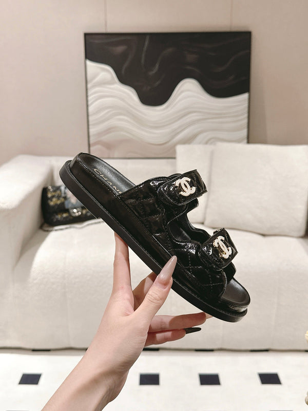cc 25p logo with pearl mule sandal black leather 237585