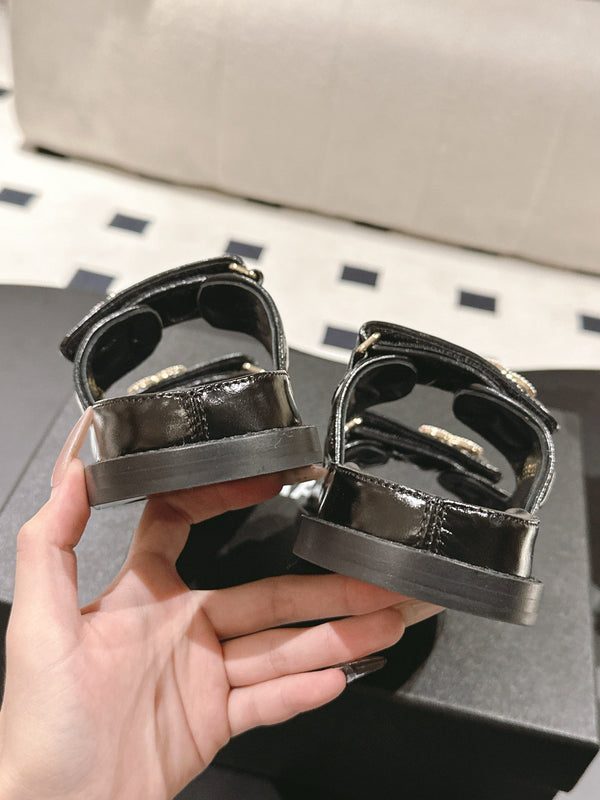 cc 25p logo with pearl mule sandal black leather 237585