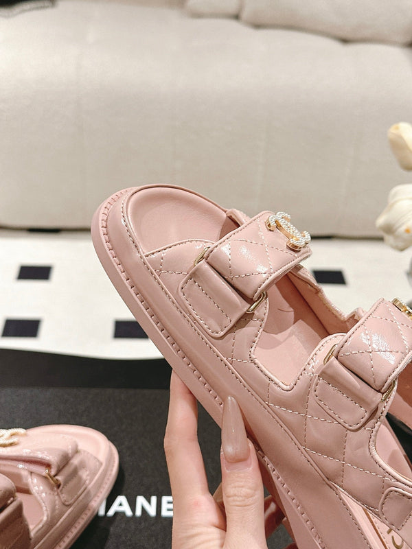 cc 25p logo with pearl sandal pink leather 237586
