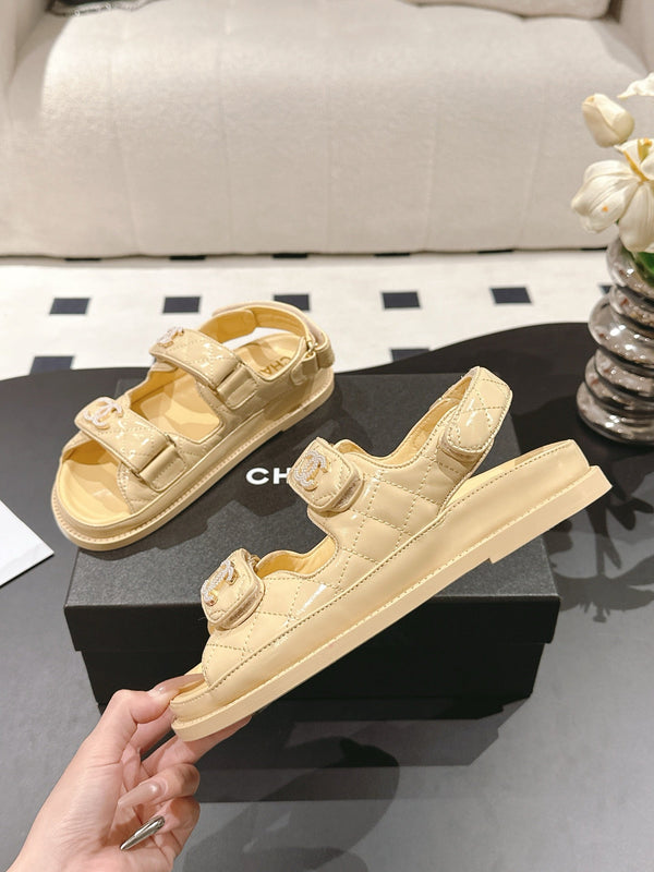 cc 25p logo with pearl sandal yellow leather 237589