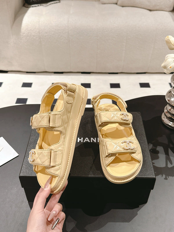 cc 25p logo with pearl sandal yellow leather 237589