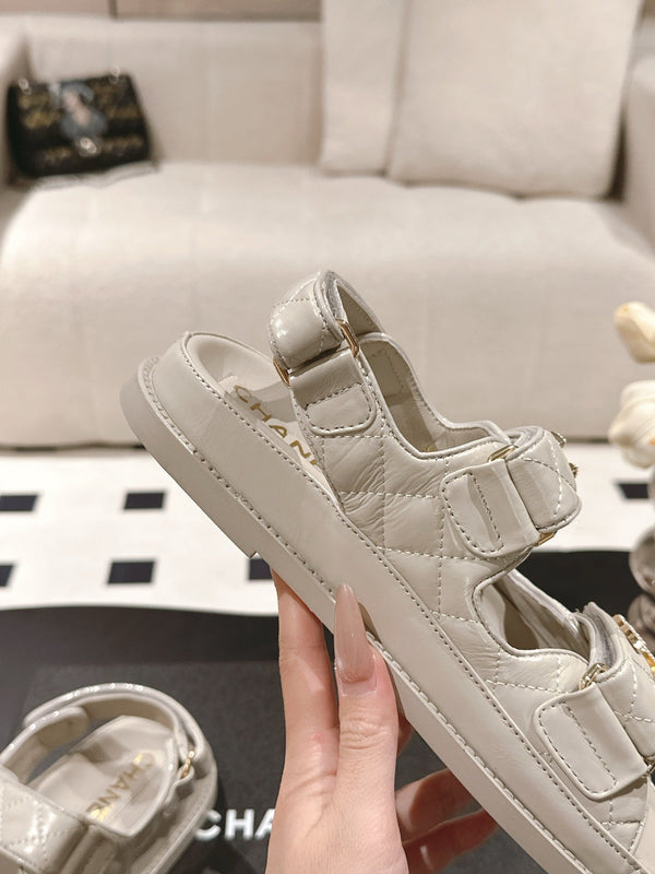 cc 25p logo with pearl sandal grey leather 237592