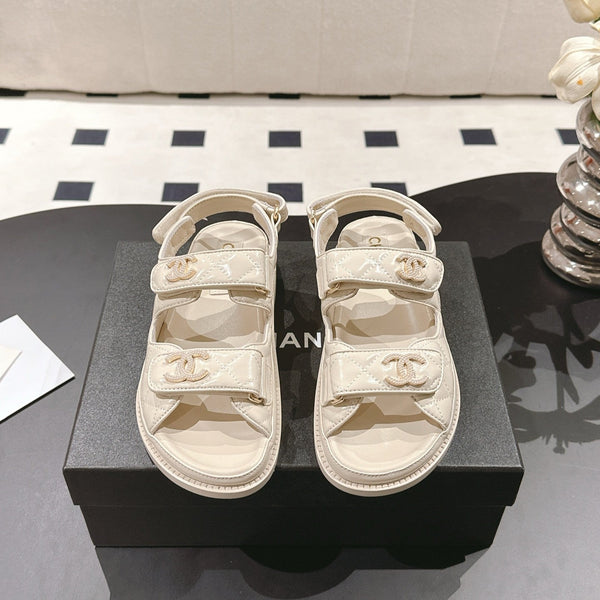 cc 25p logo with pearl sandal cream leather 237593