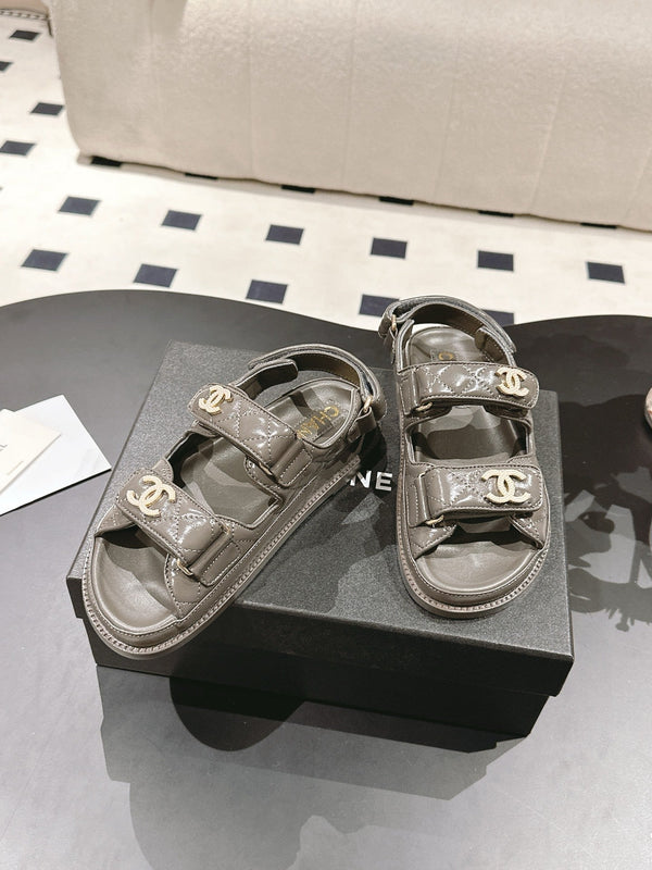 cc 25p logo with pearl sandal dark grey leather 237594