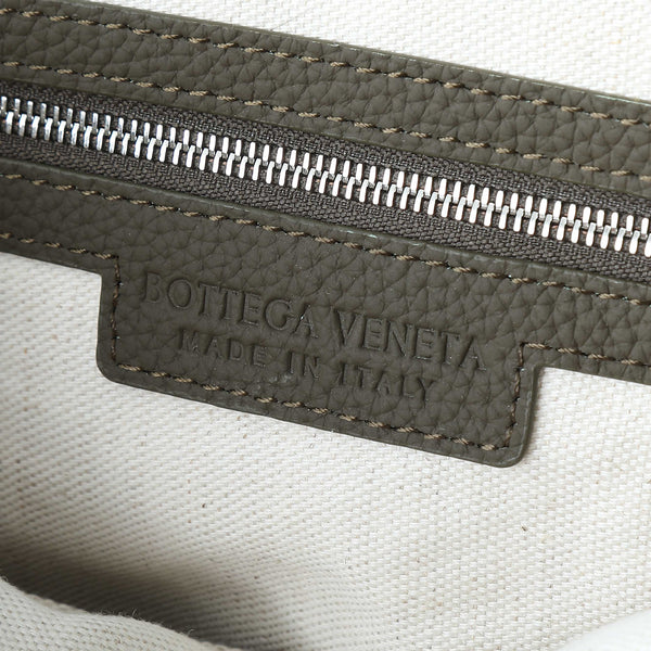 BV 25S DIAGO HOBO 39 IN VERY DEEP OLIVE GRAIN COWHIDE