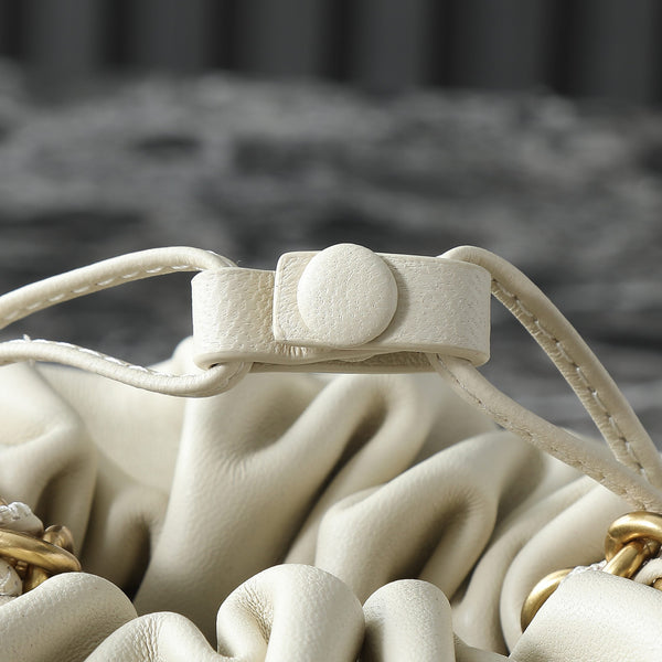 BV Dustbag Notte 33cm With Chain White Calfskin HW