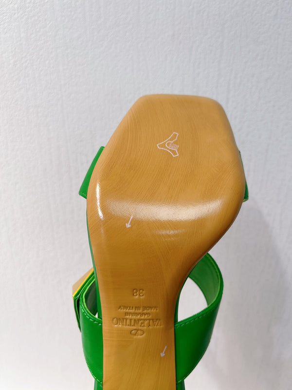 VT One Stud Leather Sandals Green Cowhide 292890