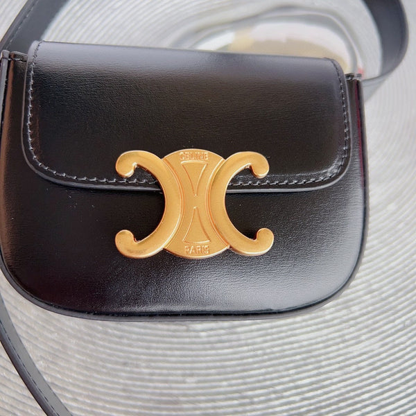 Borsa a tracolla Celin in pelle di vitello nera