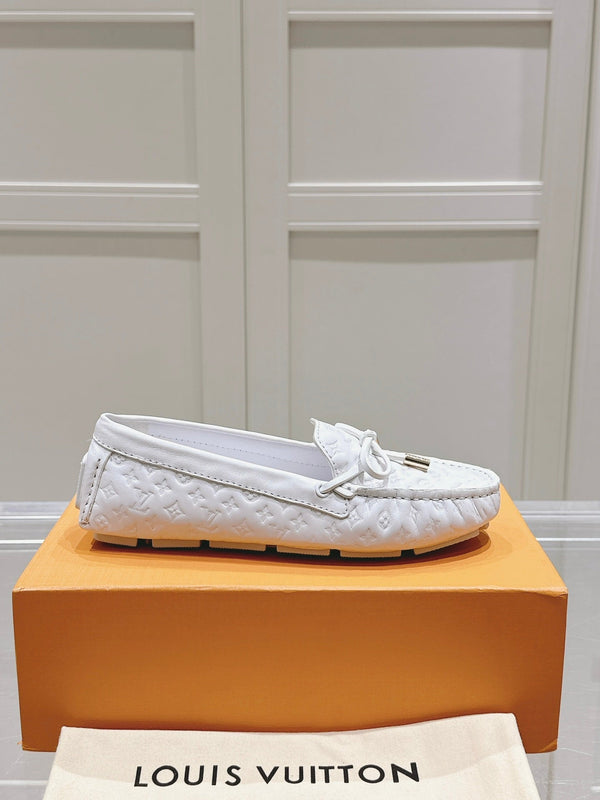 LV Gloria Loafer White Embossed Calfskin 480739