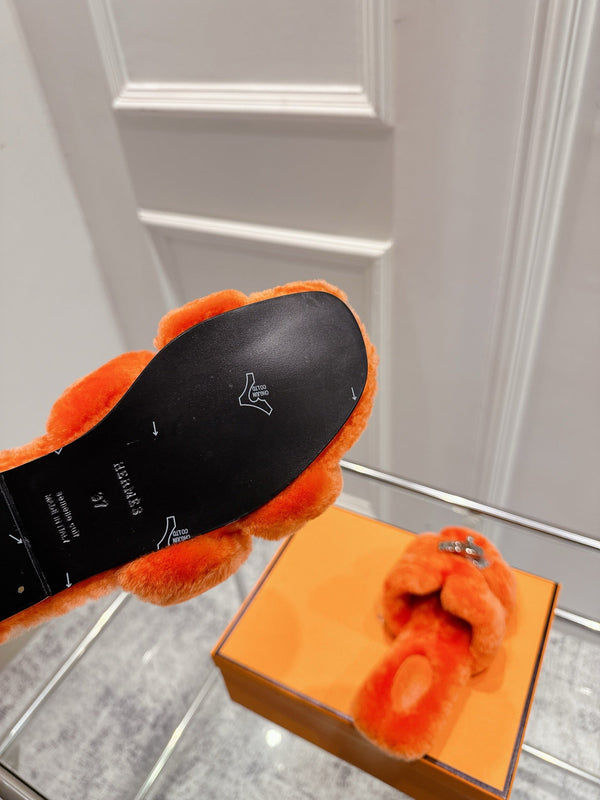 HM Oran slippers sliver buckle orange wool