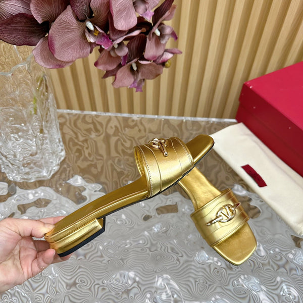 Sandalo Mule The Bold Edition Vlogo Punta Quadrata 20mm Oro