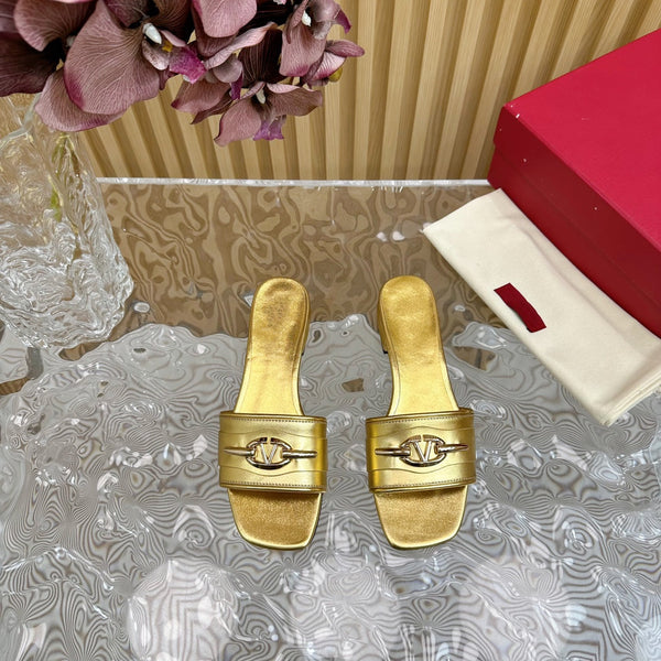 Sandalo Mule The Bold Edition Vlogo Punta Quadrata 20mm Oro