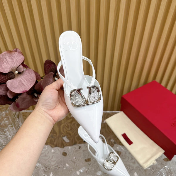 Décolleté con cinturino posteriore traforato Vlogo Signature con cristalli, 70 in pelle di vitello bianca