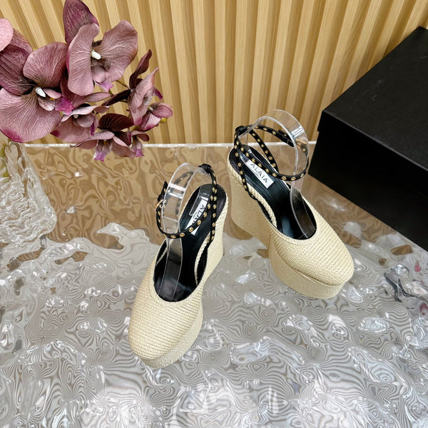 SANDALI ALAIA LA CON ZEPPA IN PAGLIA DI CARTA BIANCA