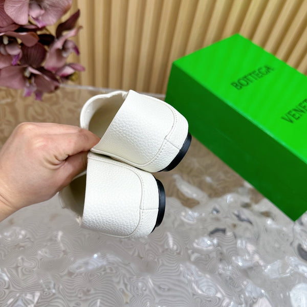 BV Grained White Calfskin Adamo Slippers 957405