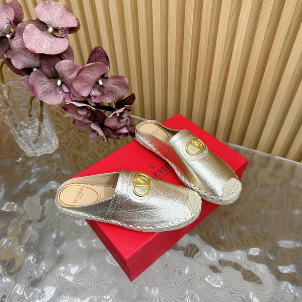 VT 2025 Signature Leather Espadrilles Metallic Cowhide 286507