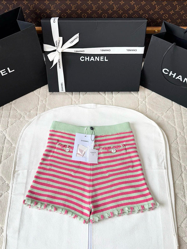 Chanel 25P Shorts Pink Mix Green Cashmere 237317