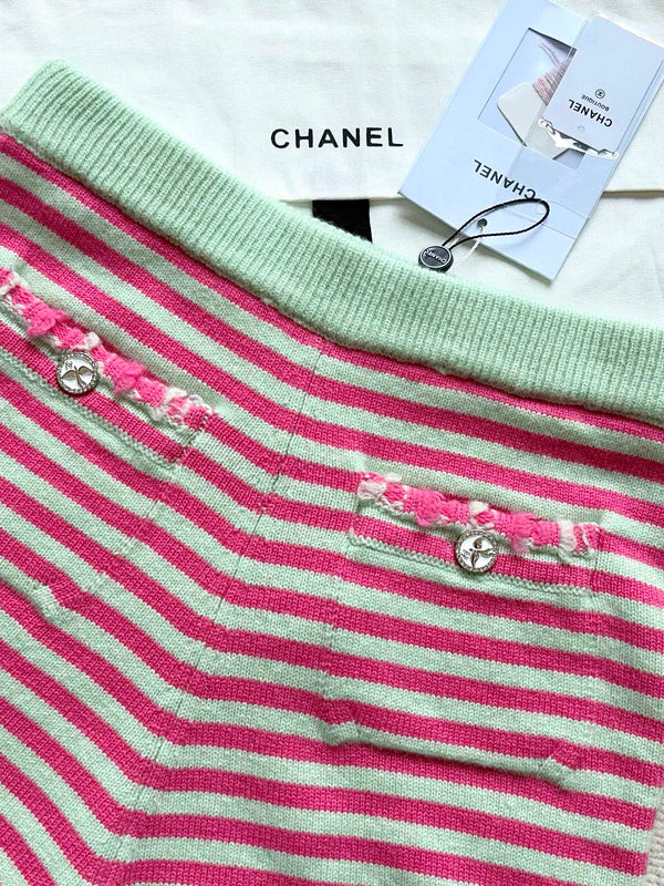 Chanel 25P Shorts Pink Mix Green Cashmere 237317